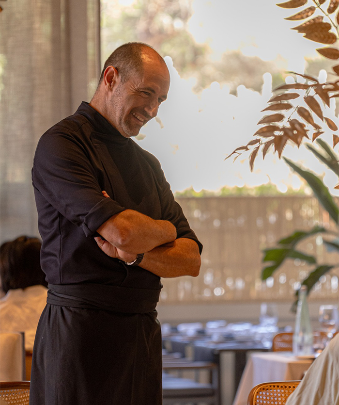 Le chef Christophe Pionnier en salle, restaurant MB Marrakech